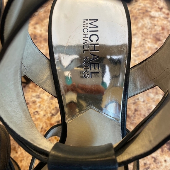 Michael kors heels - Picture 4 of 6